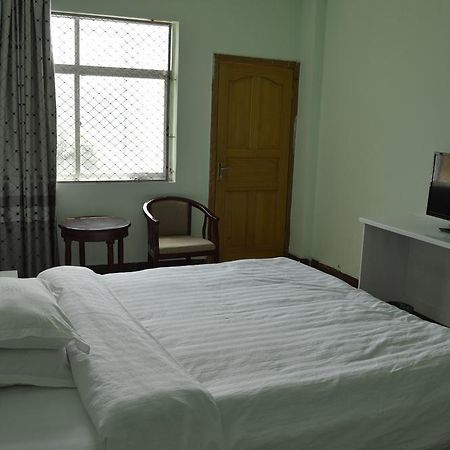 Tianwaitian Inn Lhasa Buitenkant foto