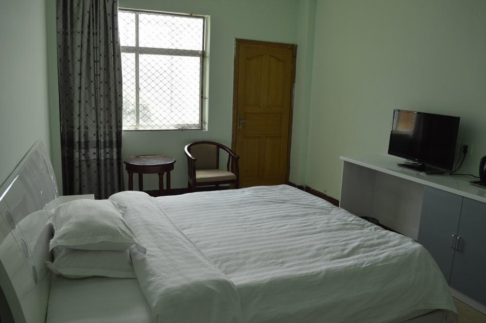 Tianwaitian Inn Lhasa Buitenkant foto